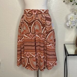 New LuLaRoe Madison Skirt with hidden Pockets!